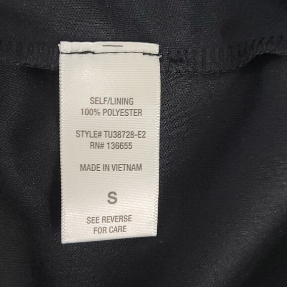 West Kei Stitch Fix ladies top black red floral Size Small Whimsigoth office - Picture 8 of 9